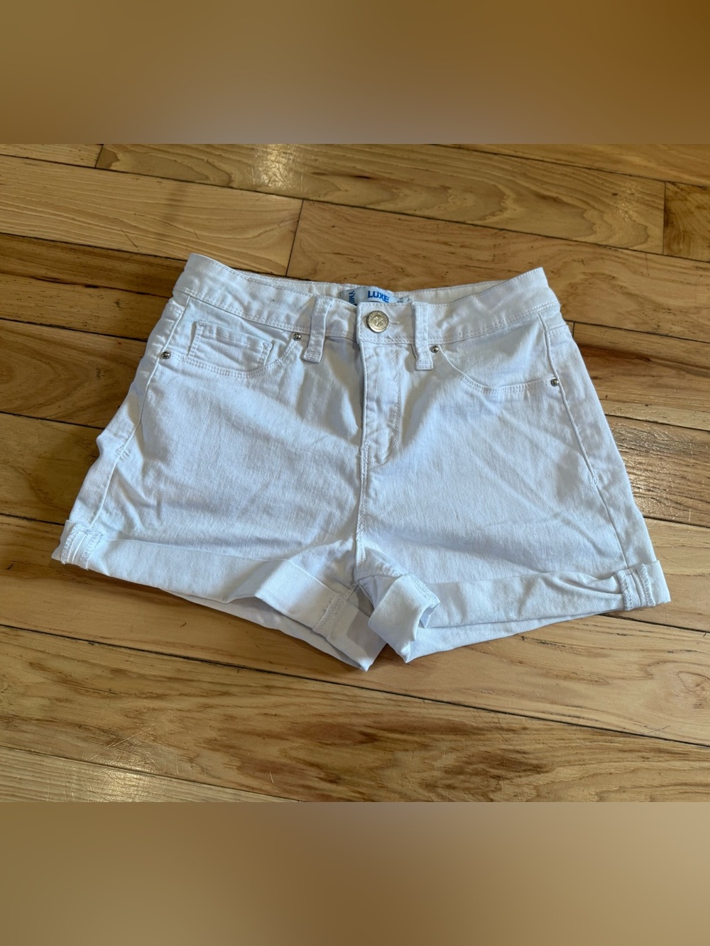 YMI Luxe white cuffed denim shorts size 3 mid rise stretch summer shorts